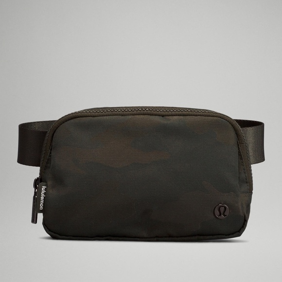 lululemon athletica Handbags - Heritage Camo Lululemon Everywhere Belt Bag Jacquard Max Dark Olive Green NWT